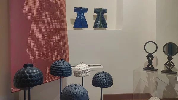 Παράταση της έκθεσης κεραμικής "Από τη μουσειακή στην εικαστική εμπειρία" στο Λουτρό των Αέρηδων