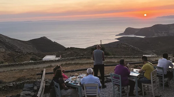 "Πλακόστρωτο", Σύρος