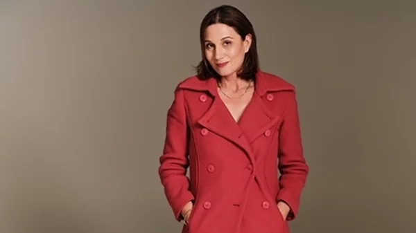 Η Έλενα Καρακούλη γράφει για το δικό της "True West"