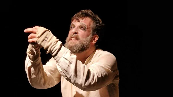 "Κοιμώμενος Χαλεπάς": Η παράσταση - φόρος τιμής στον Γιαννούλη Χαλεπά συνεχίζεται