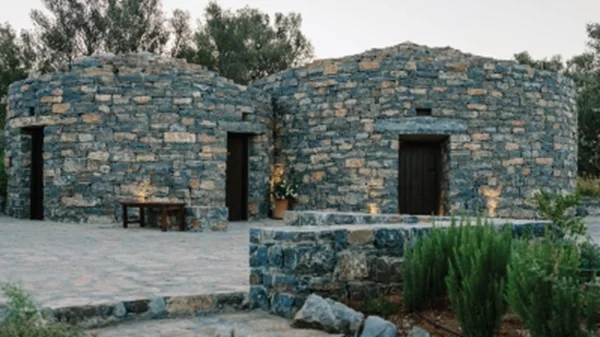 Village Heights Resort: Ζώντας την Αυθεντική Κρήτη στην Καρδιά της Φύσης