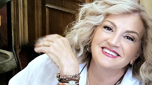 Ποντάρουμε στη "Μητέρα του σκύλου" με την Υρώ Μανέ