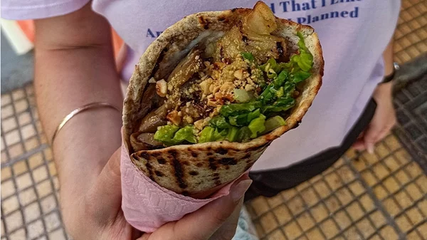 Για μια μόνο βραδιά τα σουβλάκια του "Μίμη" επιστρέφουν στο "Τέρας"