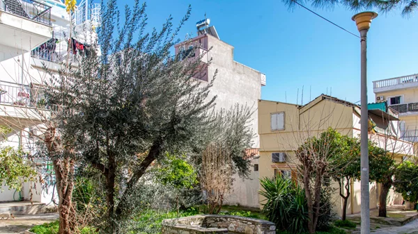 Αναβαθμίζονται 23 εσωτερικοί κοινόχρηστοι χώροι προσφυγικών κατοικιών στο ιστορικό κέντρο της Νίκαιας