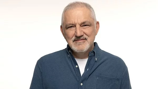 Ο Νίκος Πορτοκάλογλου σε μια συναυλία για τους "Γιατρούς χωρίς σύνορα"