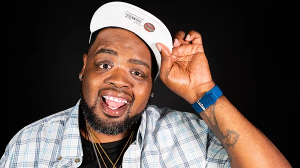 Για πρώτη φορά στη χώρα μας ο κωμικός Charlie Mac