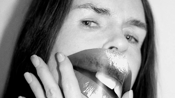 Η πρωτοπόρος καλλιτέχνιδα Linder στους Δελφούς για μια ξεχωριστή περφόρμανς