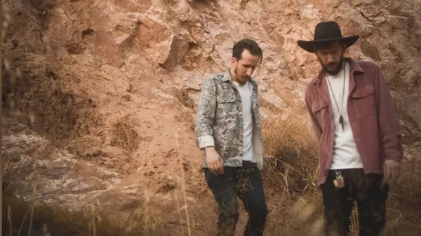 Ρεβεγιόν με επετειακό πάρτι στο six d.o.g.s και τους The Big Nose Attack