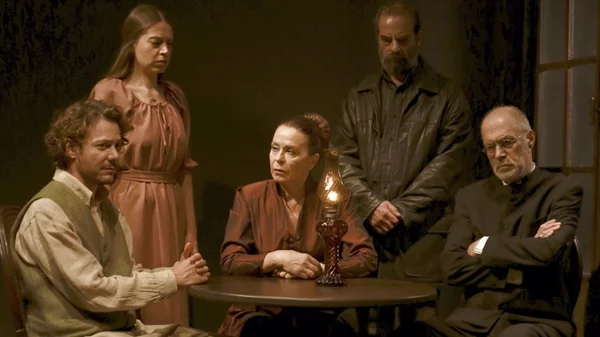 "Βρικόλακες": Η επιτυχημένη παράσταση της Αναστασίας Παπαστάθη επιστρέφει στο Radar