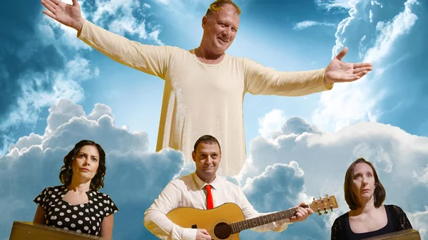 "Απόψε, στου Πανάγαθου!" μας "τραγουδά" η Νίνου