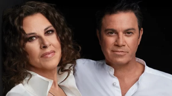 Ελευθερία Αρβανιτάκη και Μάριος Φραγκούλης για "Πρώτη φορά" στο Rockwave Festival