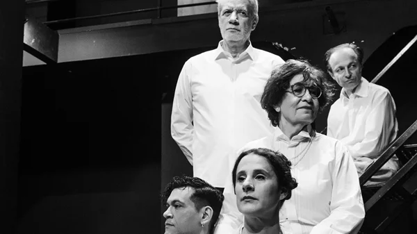 Αποκλειστικό: Ο Κοραής Δαμάτης σκηνοθετεί Κράλλη και Σοφιανό στους ιψενικούς "Βρικόλακες