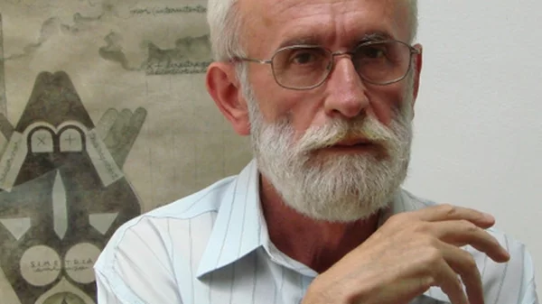 Ο Alexandru Chira εξερευνά τον μυστικό κώδικα των χειρονομιών