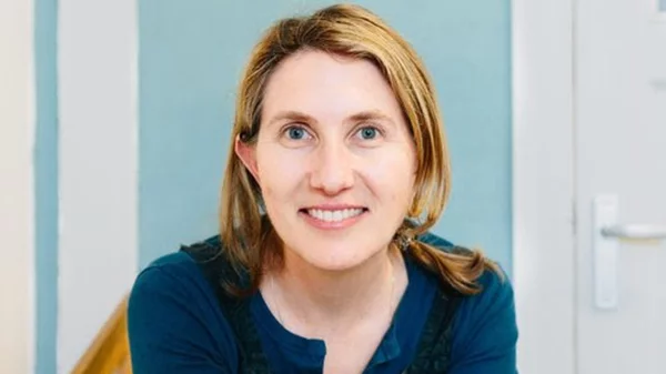 Συζητάμε για τη μέθοδο Μοντεσσόρι με τη Σιμόν Ντέιβις