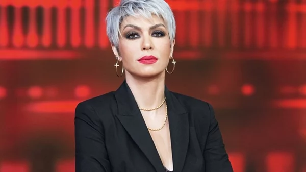 Η "Γυναίκα με τα μαύρα" Μαρία Μάρκου: "Η καλλιέργεια δεν πρέπει να ταυτίζεται με τη μόρφωση. Για μένα, σίγουρα ήταν ένα εφαλτήριο αλλά όχι το μόνο"