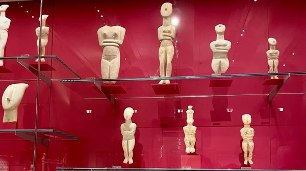 Η συλλογή Στερν ταξιδεύει μέχρι τη Νέα Υόρκη