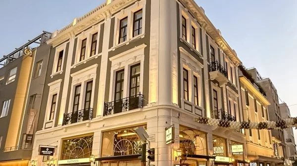 Το "Athens Icon" προσφέρει μια νέα και γοητευτική εικόνα της Αθήνας