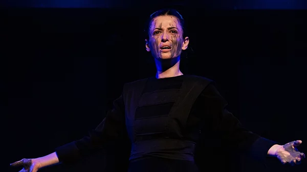 Παράταση παραστάσεων για τη Χρύσα Παπά και τη "Σέρρα - Η ψυχή του Πόντου"