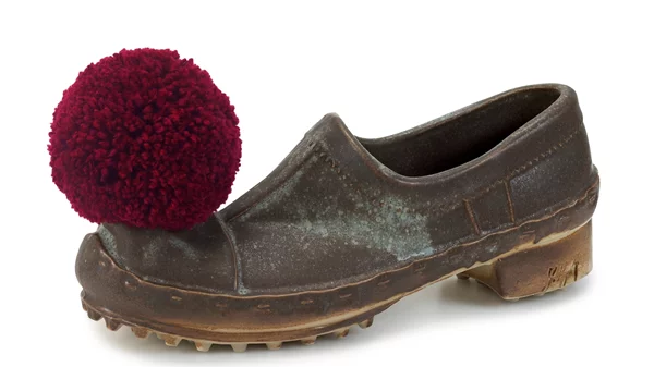 "Χριστίνα Μόραλη... με τα τσαρούχια!": Μία νέα έκθεση έρχεται στη Γκαλερί Σκουφά