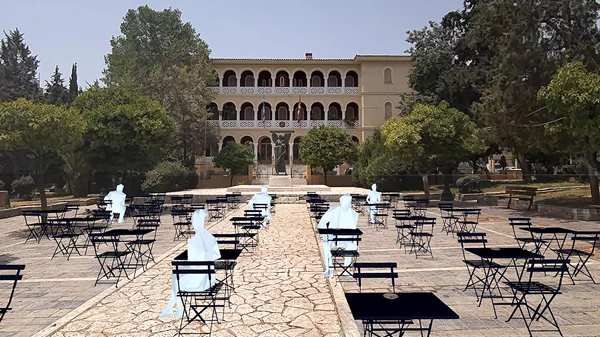 "Μνήμη η Νερατζέα": Ένα υπαίθριο καφενείο προς τιμήν των 80 χρόνων από το Μπλόκο της Κοκκινιάς