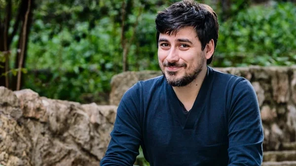 Βασίλης Μαυρογεωργίου: "Η περιέργεια είναι στη φύση μας, αλλά κρύβει τον σπόρο της αυτοκαταστροφής"