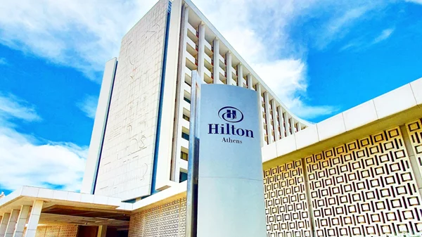 Τέλος εποχής για το εμβληματικό Hilton της Αθήνας: Κλείνει για 2 χρόνια - Η ιστορία του και η επένδυση των 130 εκατ. ευρώ
