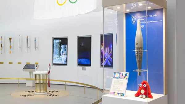 Η Δάδα των Ολυμπιακών Αγώνων 2024 στο Ολυμπιακό Μουσείο Αθήνας