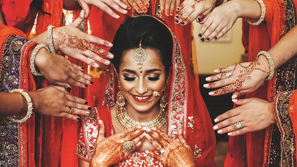 Πρόσκληση σε γάμο στην Ινδία