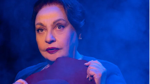 Μίρκα Παπακωνσταντίνου: "Στο θέατρο μια χρυσή κλωστή σε ενώνει με τον θεατή"