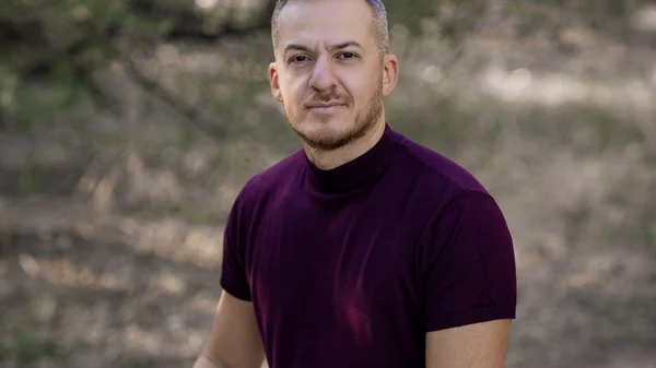 Πάνος Δημάκης: "Η εξουσία είναι ναρκωτικό" λέει μιλώντας για το νέο του βιβλίο "Το ποτάμι των χίλιων τυφλών"