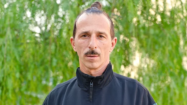 Σπύρος Κουβαράς: "Εχθρός της τέχνης είναι η μαζική κουλτούρα και η "τηλεορασικοποίηση" των παραστατικών τεχνών""