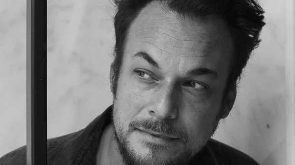 Μαθαίνοντας θεατρική γραφή με τον Θωμά Τσαλαπάτη