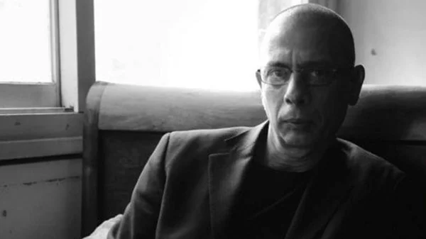 Μια ιδιότυπη συζήτηση με τον Θάνο Σταθόπουλο στο Victoria Square Project