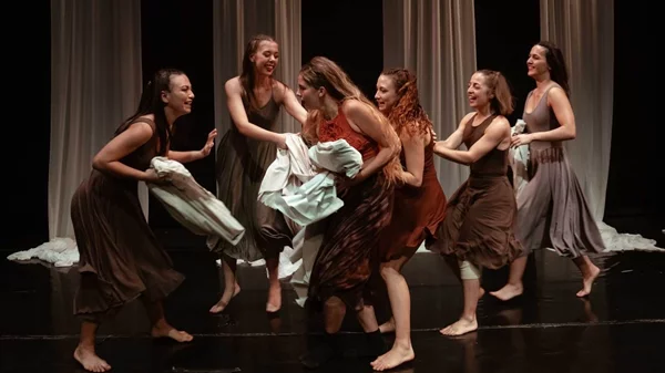 Σπύρο Παντελάκη, Μαρία Μάργαρη, Ηλία Καμπάνη, πώς κάνατε τη "Γέρμα" παράσταση χορού;