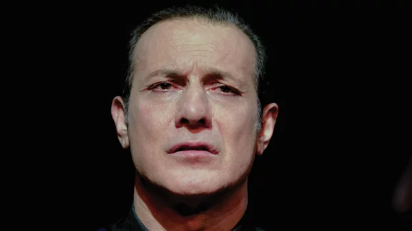 Είδες τον βραβευμένο "Οιδίποδα Τύραννο" του Θανάση Σαράντου;