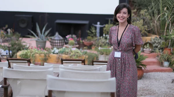 Αποστολία Κατσιαντρίδου, τι σημαίνει "We're Not Really Strangers";