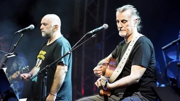 Στον Λυκαβηττό για ακόμα μια φορά οι Πυξ Λαξ, μαζί με τον Κώστα Τουρνά