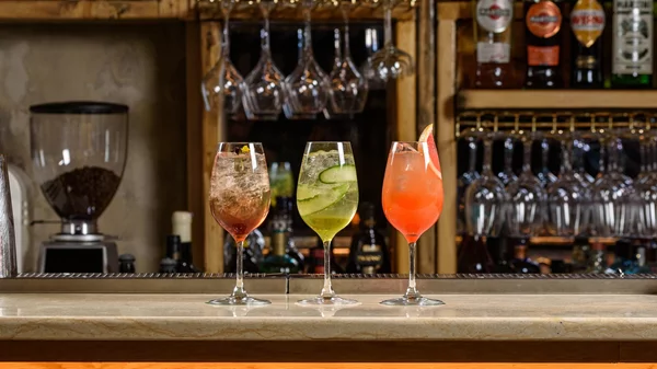 Ma Che Vuoi: Για spritz και πίτσα στην Καλαμιώτου