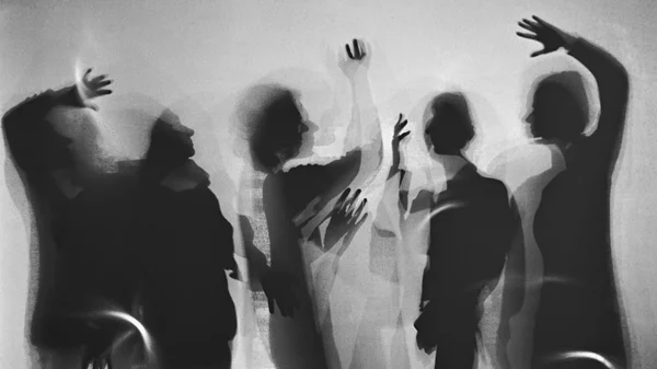 Γνωρίστε τις εμβληματικές "Σκιές" του Νίκου Κεσσανλή