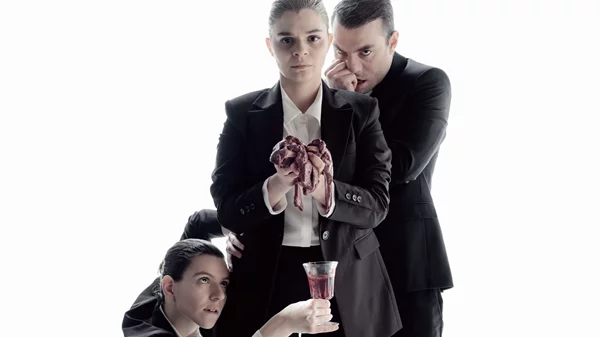 Η Ελένη από το "Κωσταλέξι" στη σκηνή του θεάτρου Θησείον