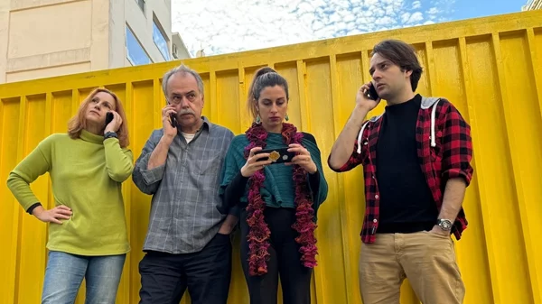 "4 λεπτά και 12 δευτερόλεπτα": Το επίκαιρο έργο του Τζέιμς Φριτς έρχεται στο Studio Μαυρομιχάλη