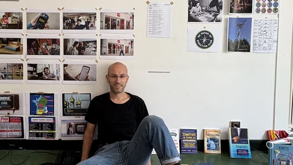 Radio Free Europe: ο Κοσμάς Νικολάου εκπέμπει από το Παρίσι