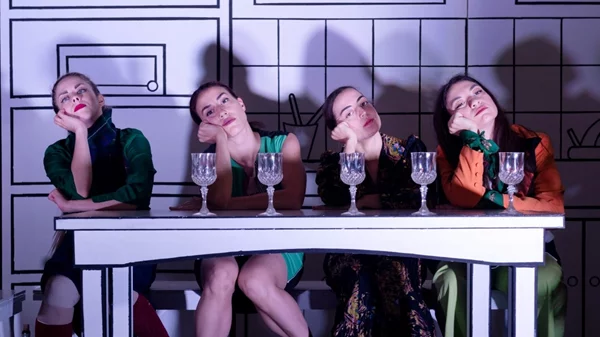 "The party": Χορός σαν μαύρη κωμωδία στο Olvio