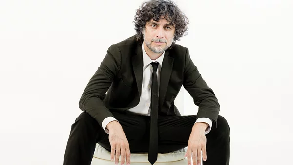 Κώστας Γάκης: "Το "Κάθε Πέμπτη κύριε Γκρην" μάς γεμίζει ελπίδα, φωτίζει τη νύχτα μας"