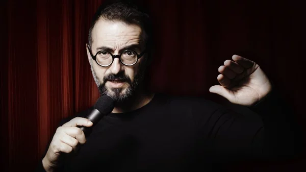 Γιώργος Ριζόπουλος: "Θέλω η συμπερίληψη να γίνει μόνιμο στοιχείο των παραστάσεων μου"