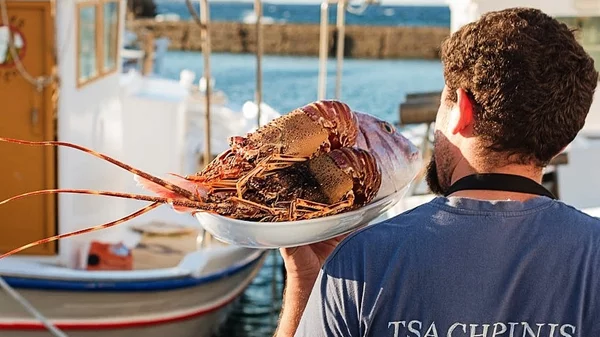 Οι Τσαχπίνηδες της Πάρου