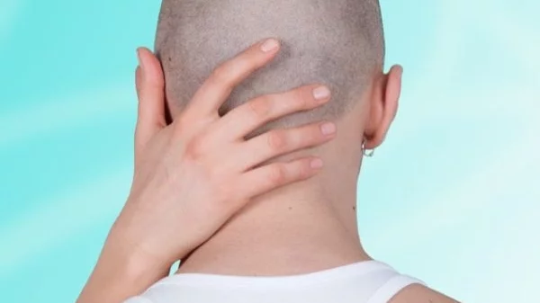 Στον νέο του εκθεσιακό κύκλο, το ΕΜΣΤ εξερευνά την "αγάπη στα χρόνια της ψυχρής οικειότητας"