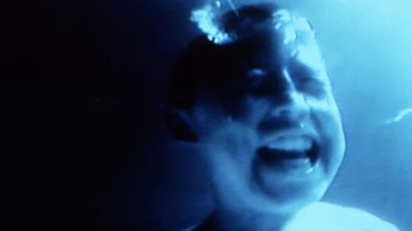 Συνεχίζονται οι προβολές στην ταράτσα του ΕΜΣΤ