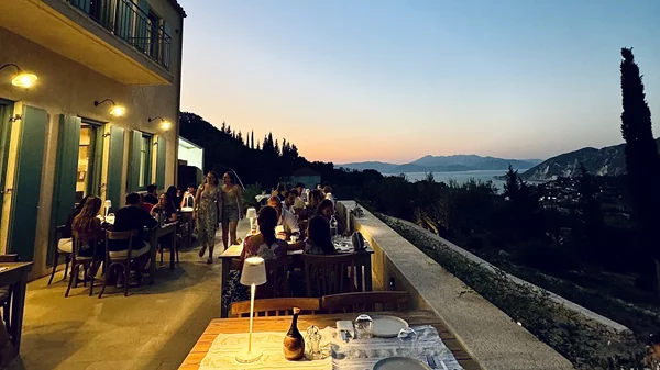 Η "Μυρτιά" είναι ένα εστιατόριο-προορισμός στην Ιθάκη