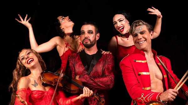 "Maskaráta" ξανά από τους Nefelopetra